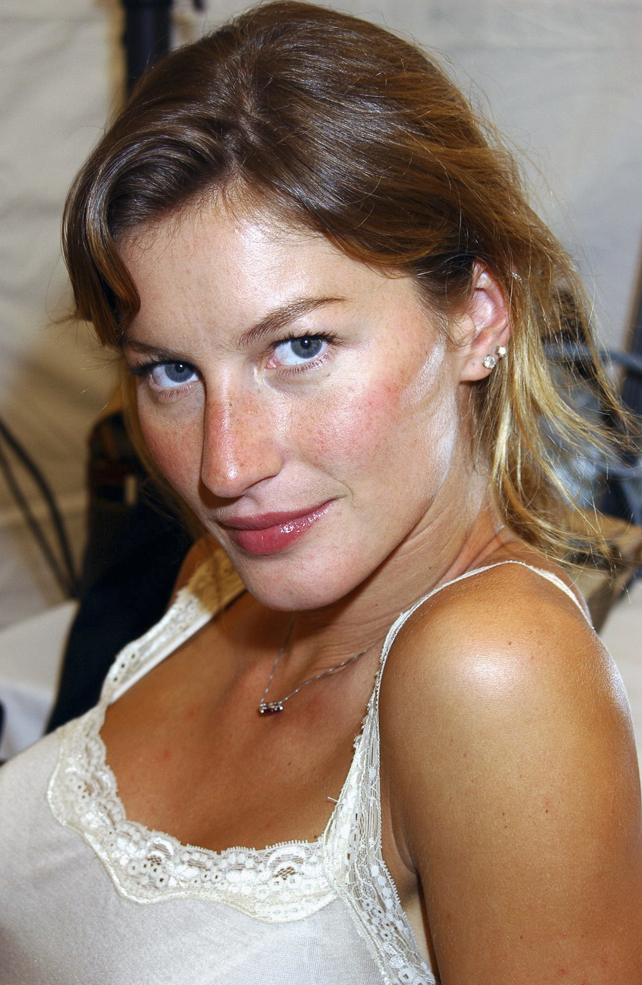 Model Gisele Bundchen backstage at the Marc Jacobs Spring/Summer Ready to Wear during the Olympus Fashion Week 2004.