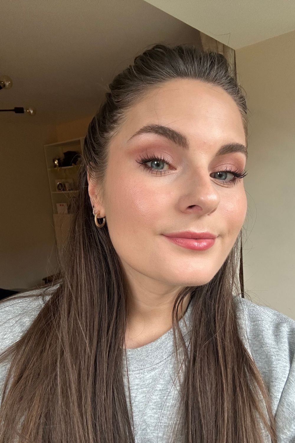 Tori Crowther wearing some of the Best Lisa Eldridge make-up products