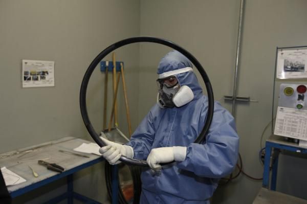 Safety and cleanliness are standout features of Easton's carbon fiber facility.