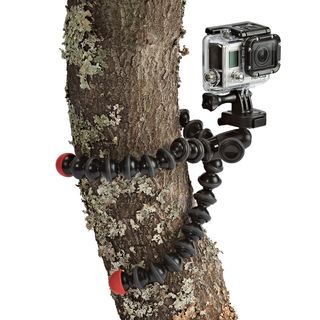 Лучшие аксессуары для GoPro: штатив Joby GorillaPod Action Tripod
