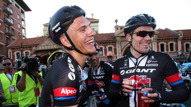 Marcel Kittel in a prototype Giant aero road lid, with Tom Dumoulin in the new Giant Rev road helmet