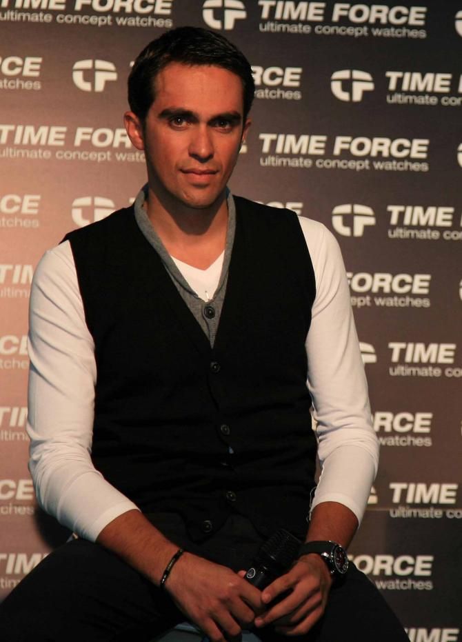 Alberto Contador speaks with the press in Madrid.