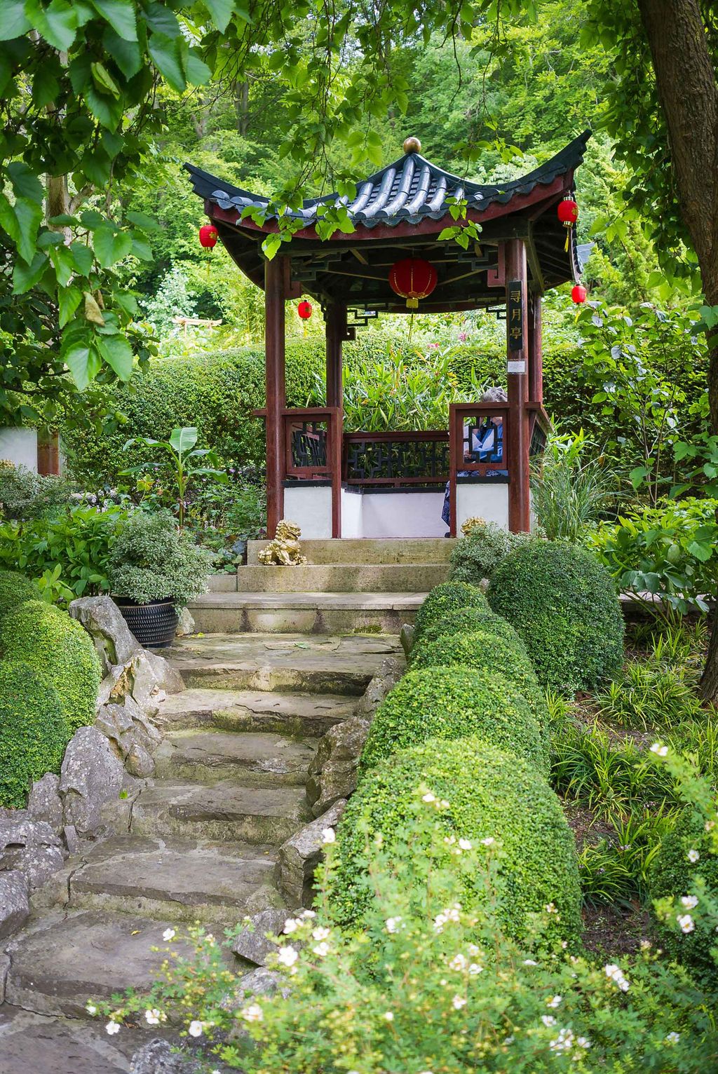 Pagoda ideas 12 stunning structures for Japaneseinspired plots