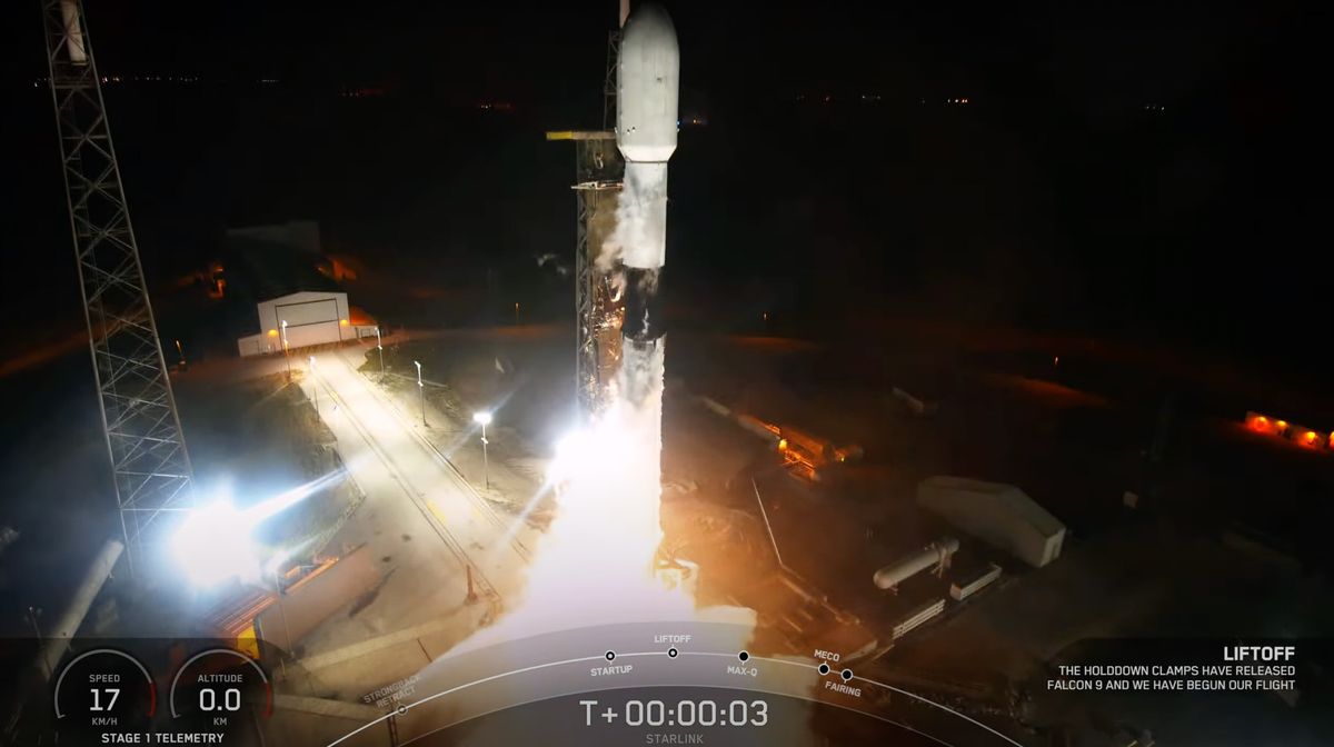SpaceX startet 52 Starlink-Satelliten, eine Bodenrakete ins Meer