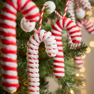 Cox & Cox Supersoft Candy Cane Garland