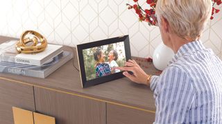 Nixplay 10.1-inch Smart Digital Photo Frame review