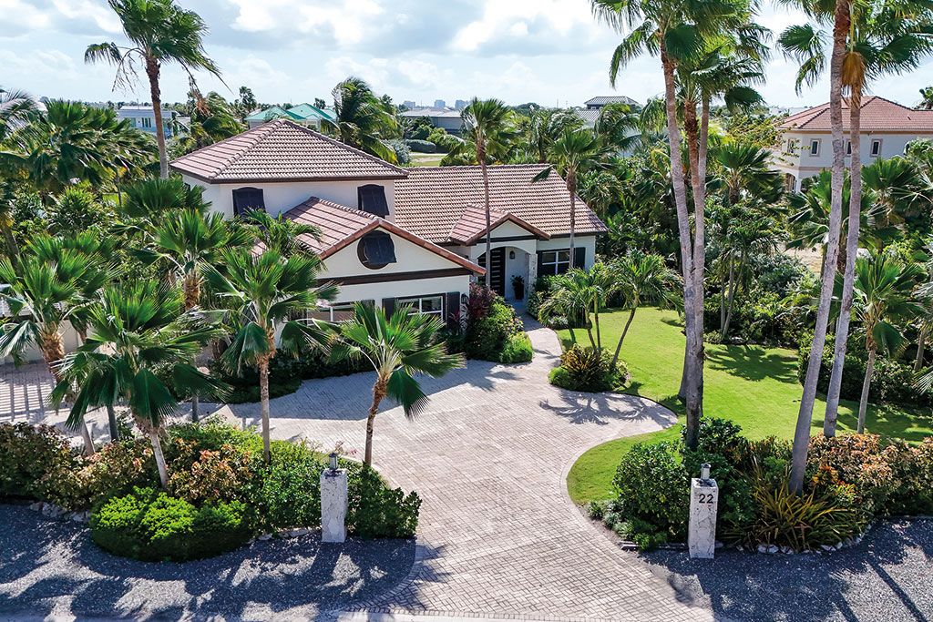 Properties for sale in tax havens: Shoreview Point, West Bay, Cayman Islands