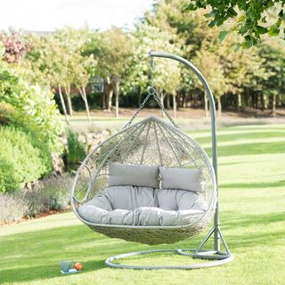 Siena Hanging Snuggle Chair B&M