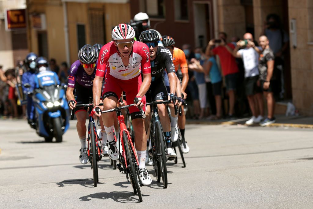 BALCON DE ALICANTE SPAIN AUGUST 20 LR Eddy Fin of France and Team Cofidis and Nico Denz of Germany and Team DSM compete in the breakaway during the 76th Tour of Spain 2021 Stage 7 a 152km stage from Ganda to Balcn de Alicante lavuelta LaVuelta21 on August 20 2021 in Balcn de Alicante Spain Photo by Gonzalo Arroyo MorenoGetty Images