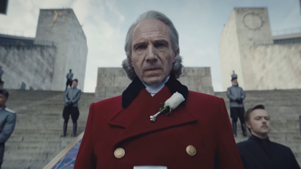 Ralph Fiennes&#039; Snow wearing red in the Sunrise on the Reaping trailer