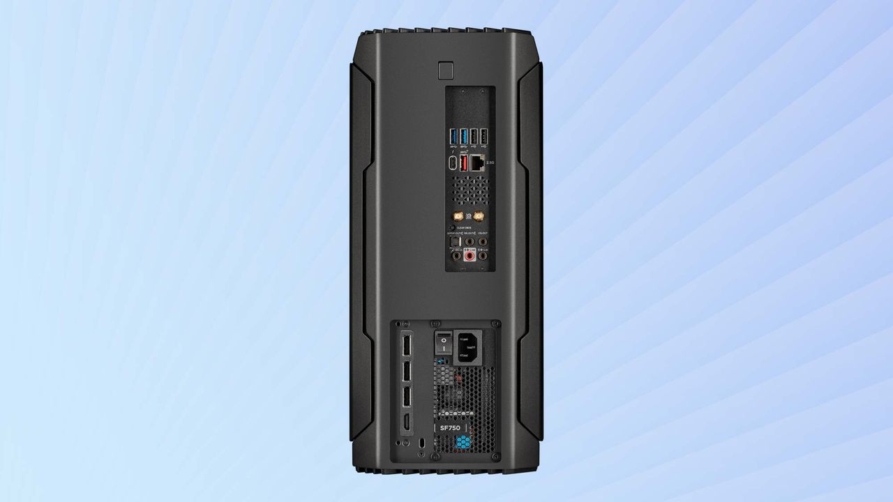 Corsair one i300 ports