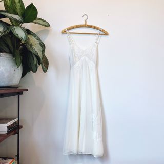Gaun Tidur Putih Tipis Renda Vintage 60-an