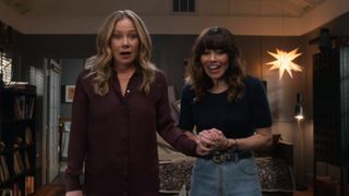 Christina Applegate as Jen and Linda Cardellini as Judy in Netflix's Dead to Me