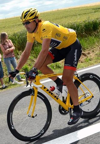 Maillot jeune holder Fabian Cancellara (RadioShack-Nissan)