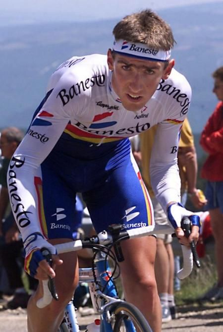 Una&iuml; Osa (Banesto) en route to an 8th place finish on the Mont Ventoux time trial in the 1999 Crit&eacute;rium du Dauphin&eacute; Lib&eacute;r&eacute;, a stage won by Jonathan Vaughters