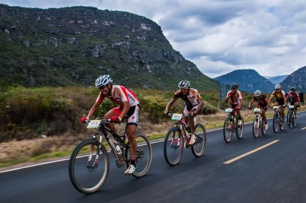 Kohei Yamamoto (Specialized) sets the pace