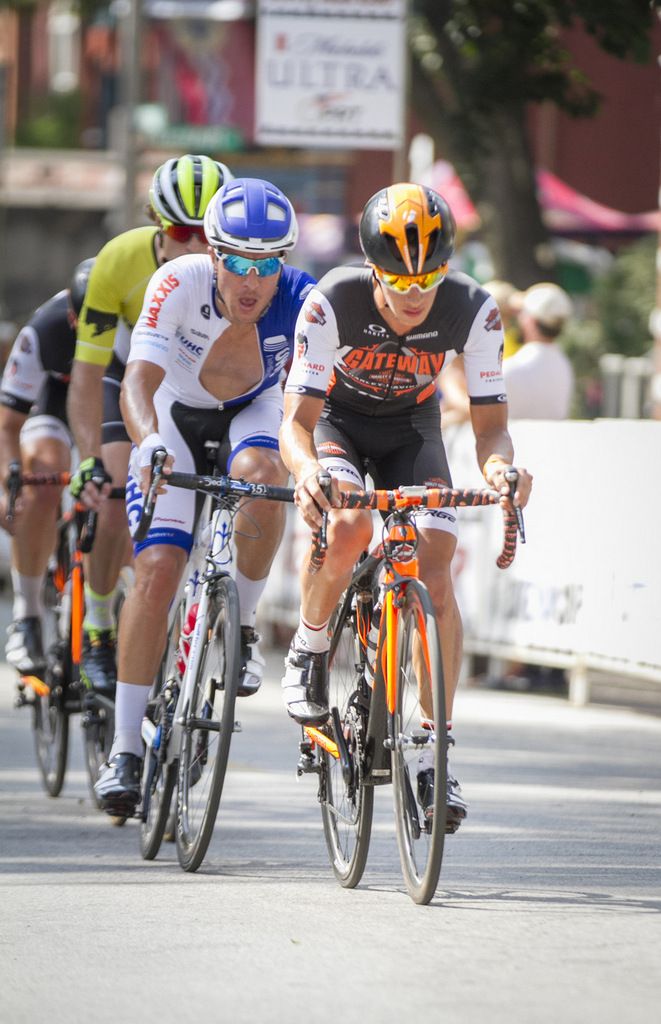 The breakaway starts the final lap