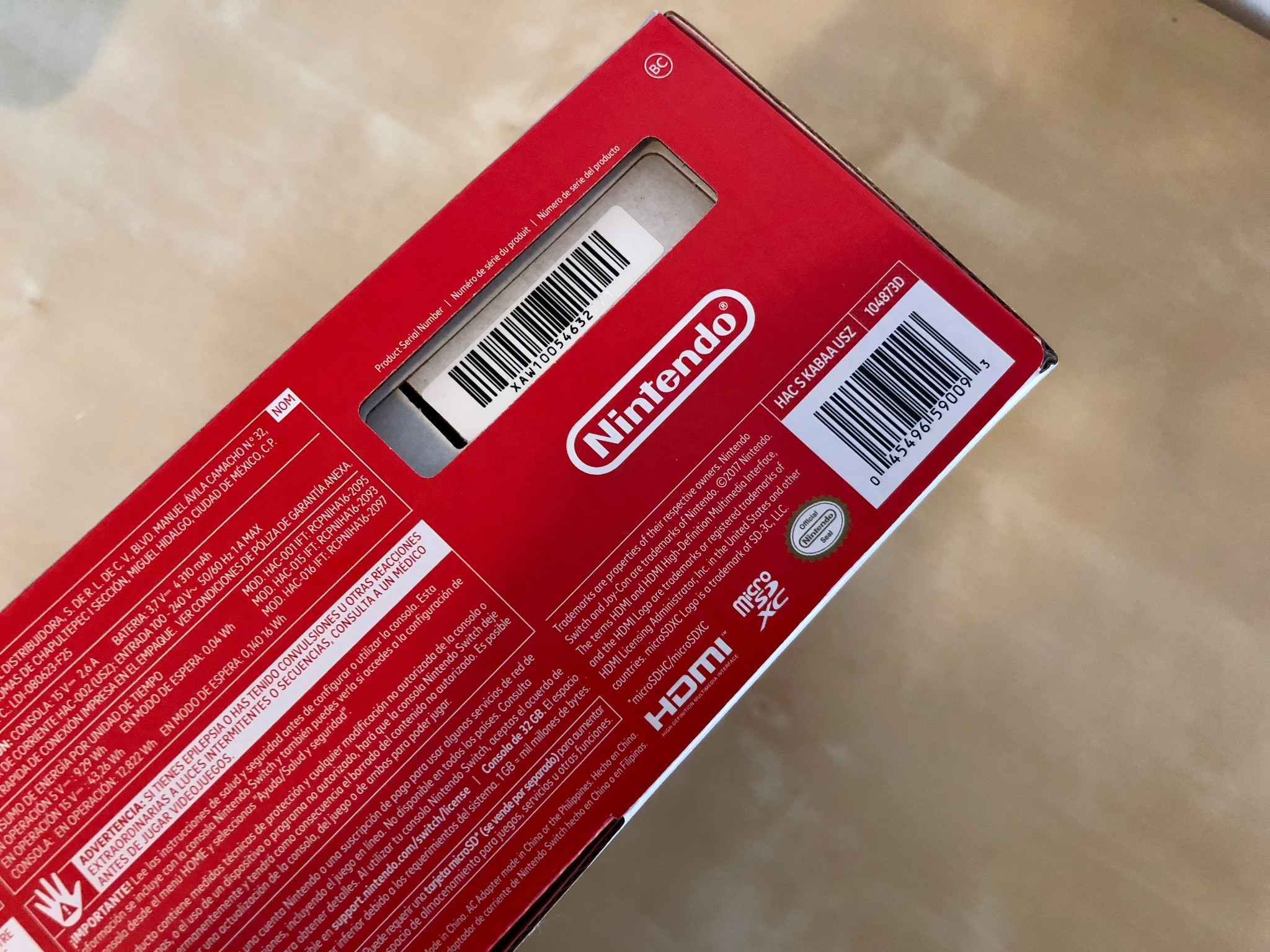 Проверить nintendo switch. Серийный номер Nintendo Switch. Nintendo Switch Lite серийный номер. Серийник Нинтендо свитч. Серийный номер на коробке Нинтендо.