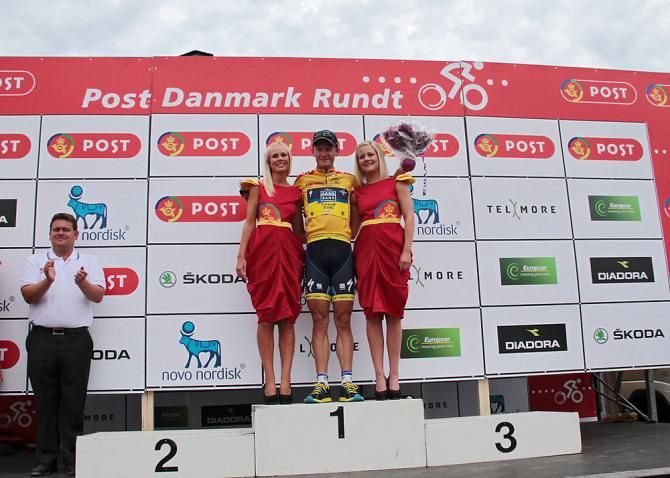 Matti Breschel (Team Saxo-Tinkoff in yellow)