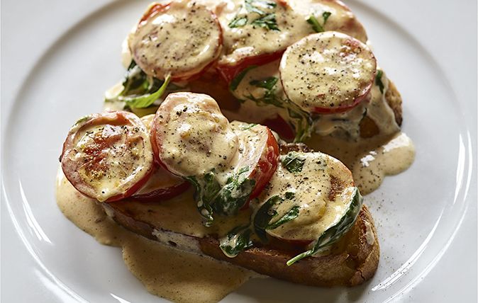 Creamed tomatoes on toast