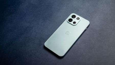 OnePlus Nord 6 review photos