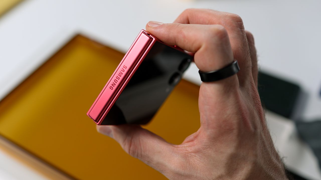 A photo of the Samsung Galaxy Z Flip 7