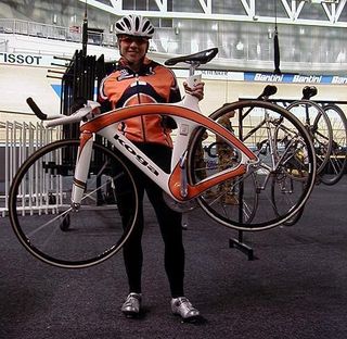 Leontien Zijlaard - Van Moorsel shows off her new track bike.