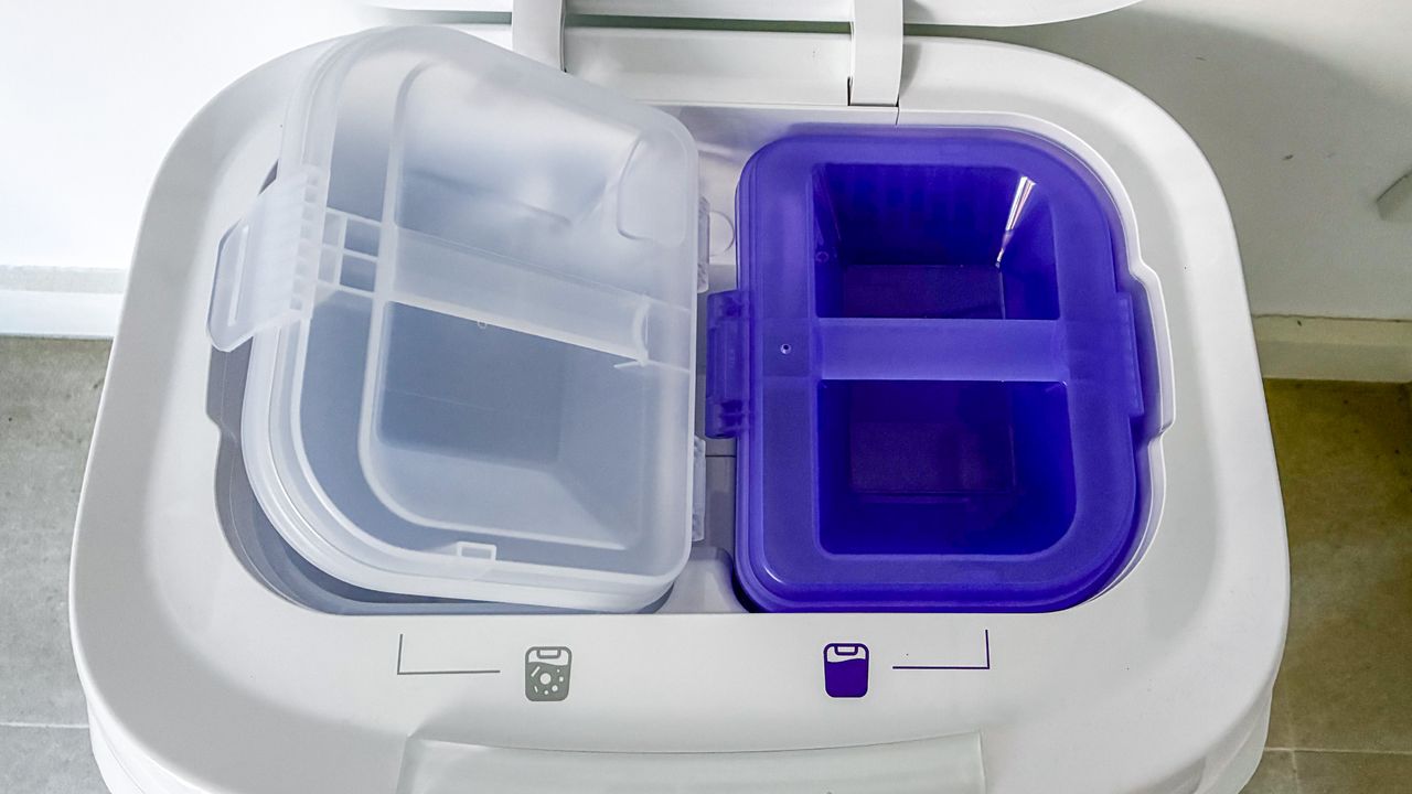 The water tanks inside the Narwal Freo Z10 base station