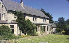 The-Old-Manor-House_86578922_178965241.jpg