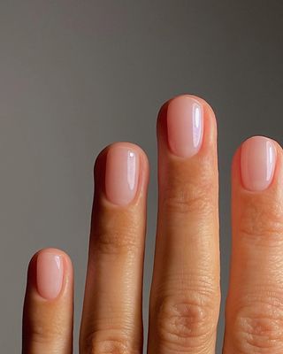 Sheer pink short nails