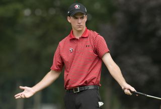 Nick Taylor reacts to a missed putt during the 2009 US Open at Bethpage