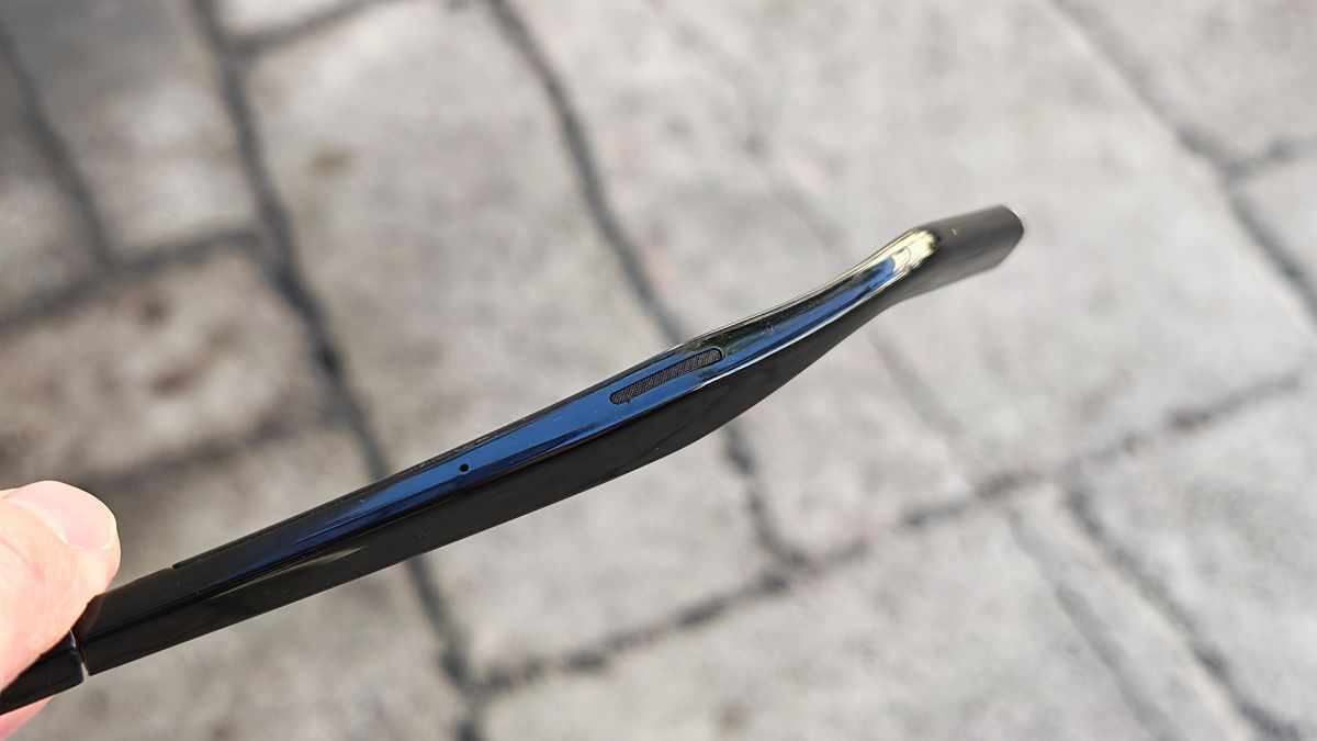 Vonder Intelligent Eyewear's open-ear temple speakers
