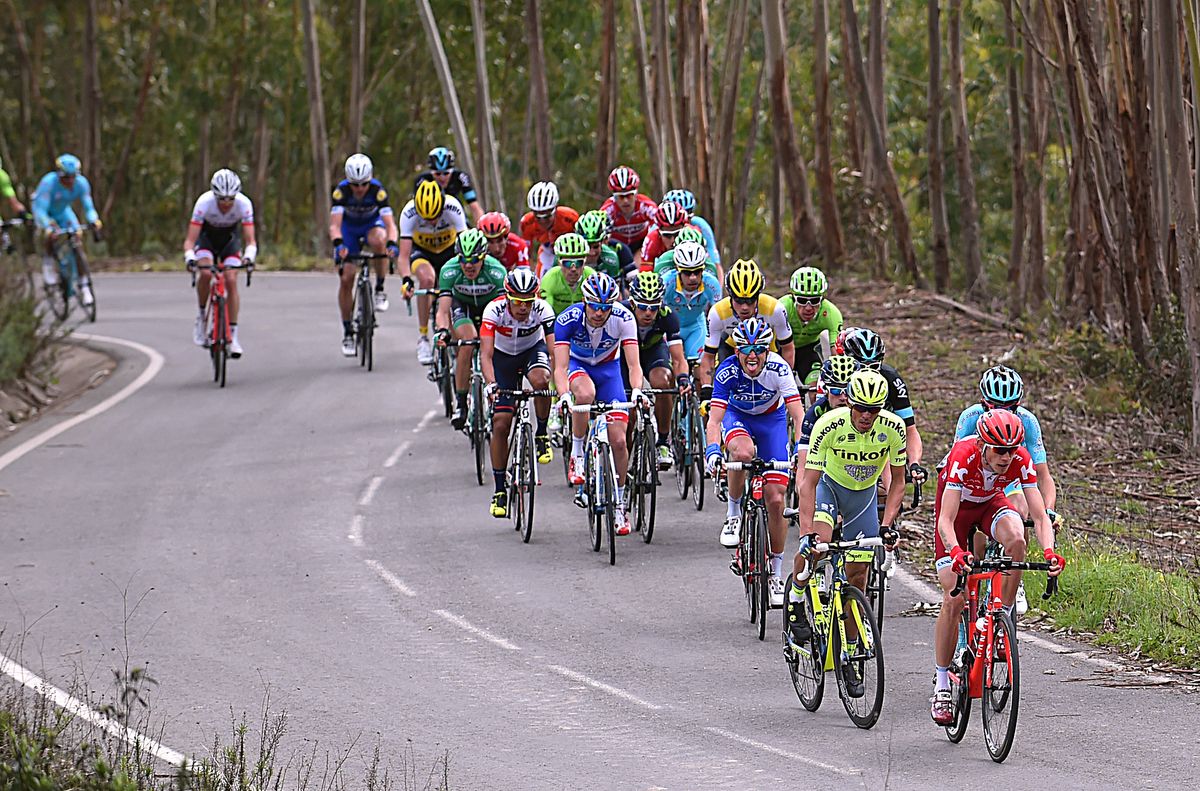 Ilnur Zakarin (Katusha) leads a select group