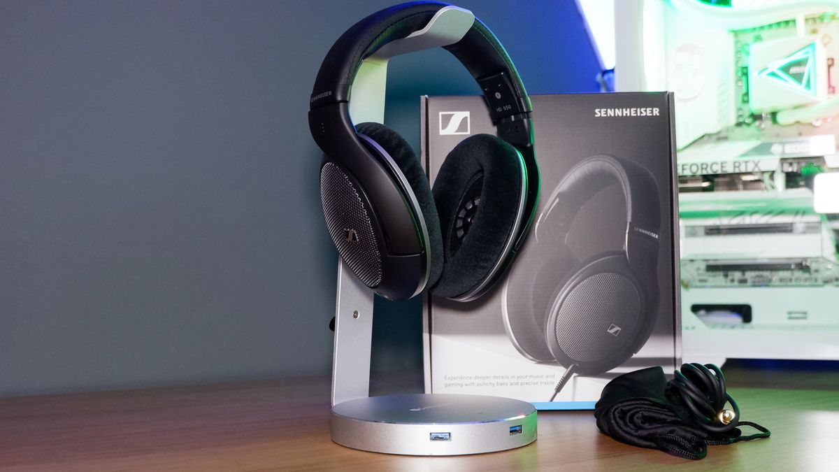 A pair of Sennheiser HD 550 headphones sat in front of its packaging.