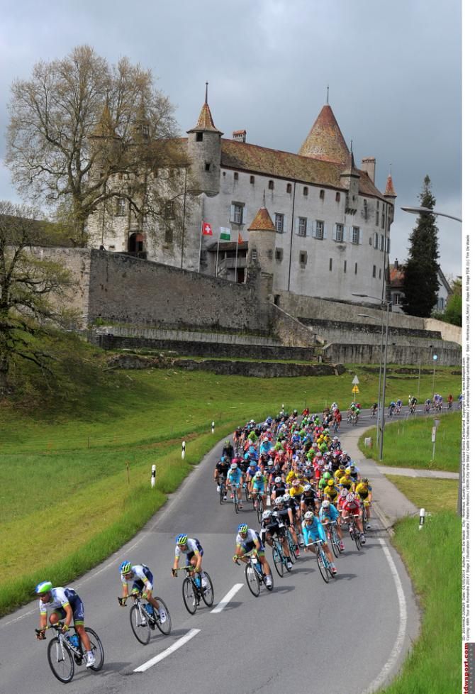 GreenEdge lead the descent out of Oron