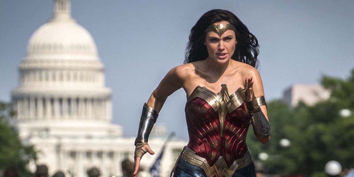 How Wonder Woman's Costume Changed For 1984 |