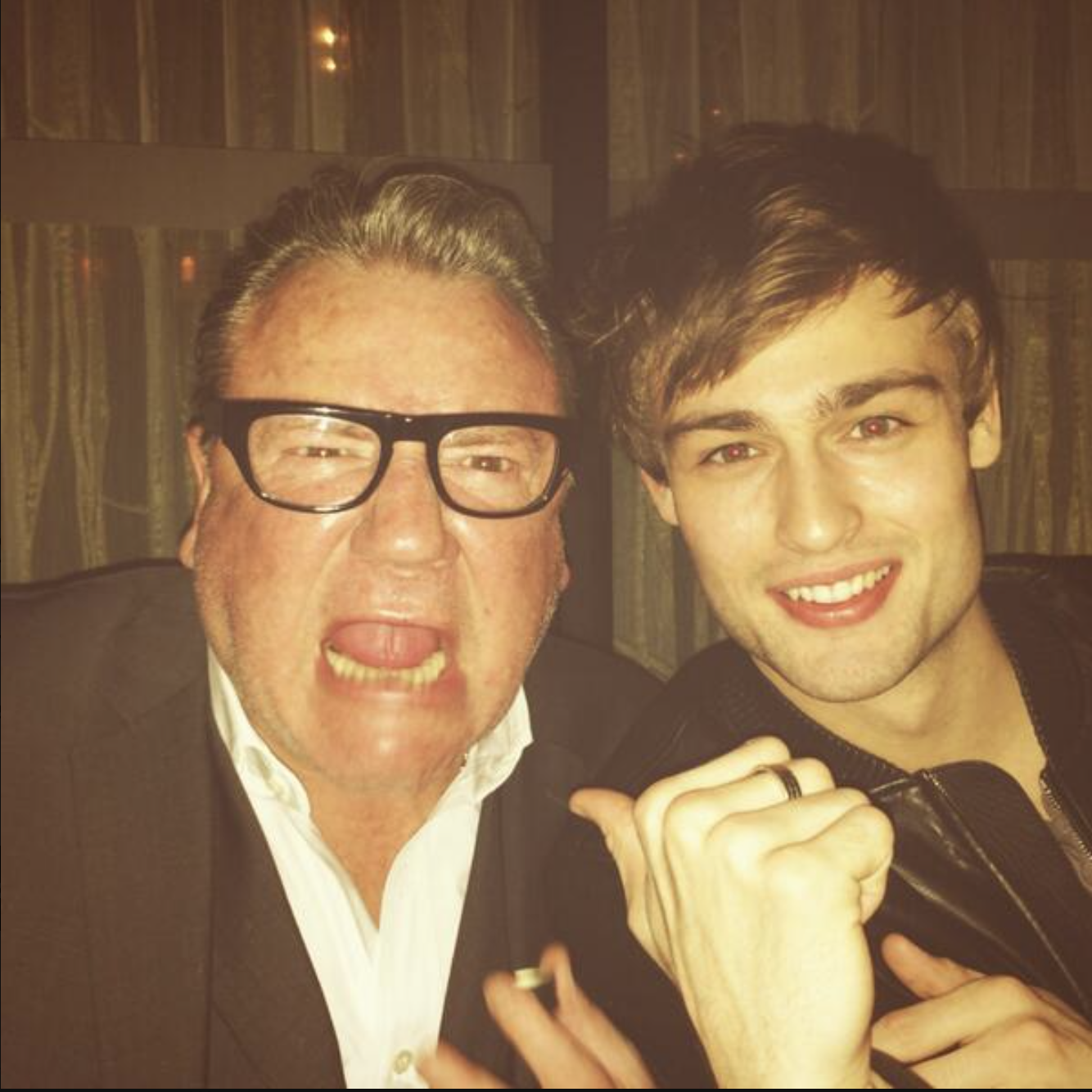 an image of Ray Winstone (L) and Douglas Booth (R) from 2014 during the filming of Noah shared by director Darren Aronofsky on X