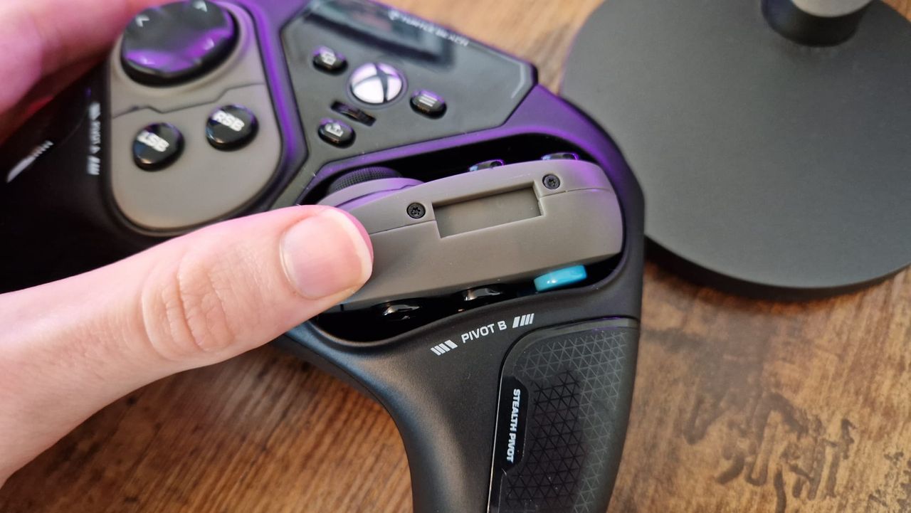 One of the rotating modules on the Turtle Beach Stealth Pivot