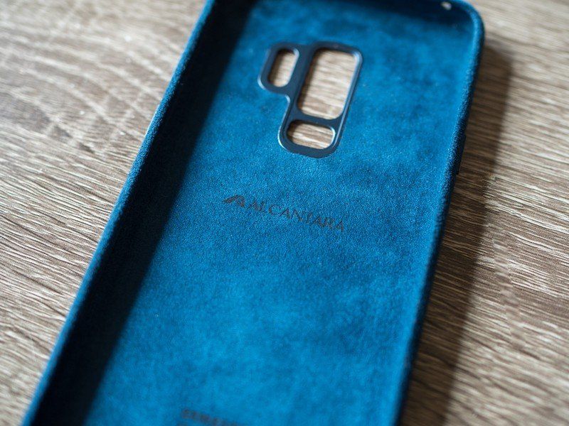Samsung Galaxy S9+ Alcantara case