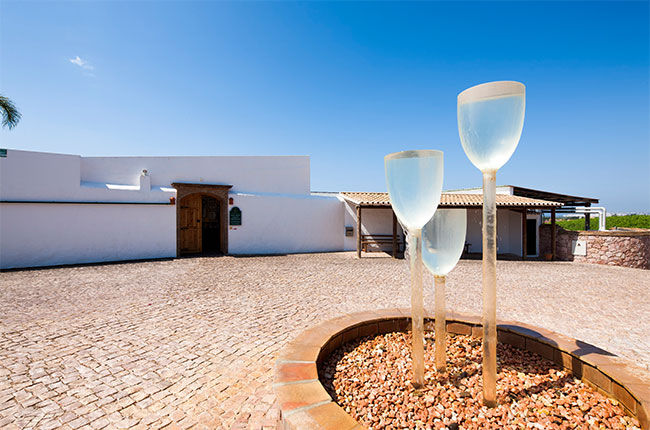 Adega do Cantor, Sir Cliff Richard's wines, Algarve.