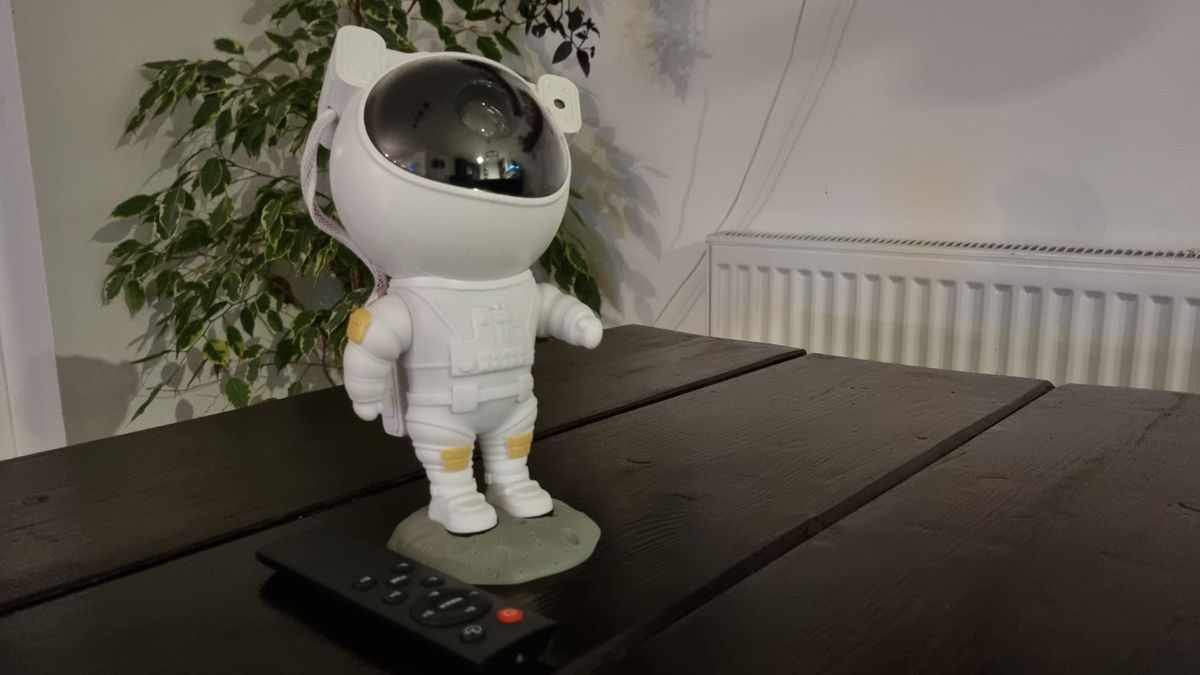 Astronaut Starry Sky Projector review | Live Science