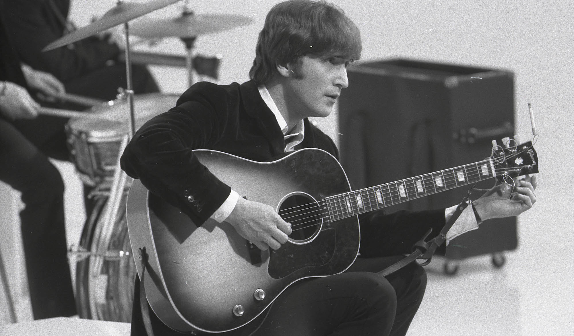 What Acoustic Guitar Did John Lennon Play  