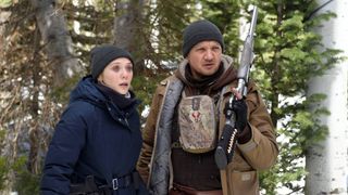 (L-R) Elizabeth Olsen as Jane Banner and Jeremy Renner as Cory Lambert in "Wind River"