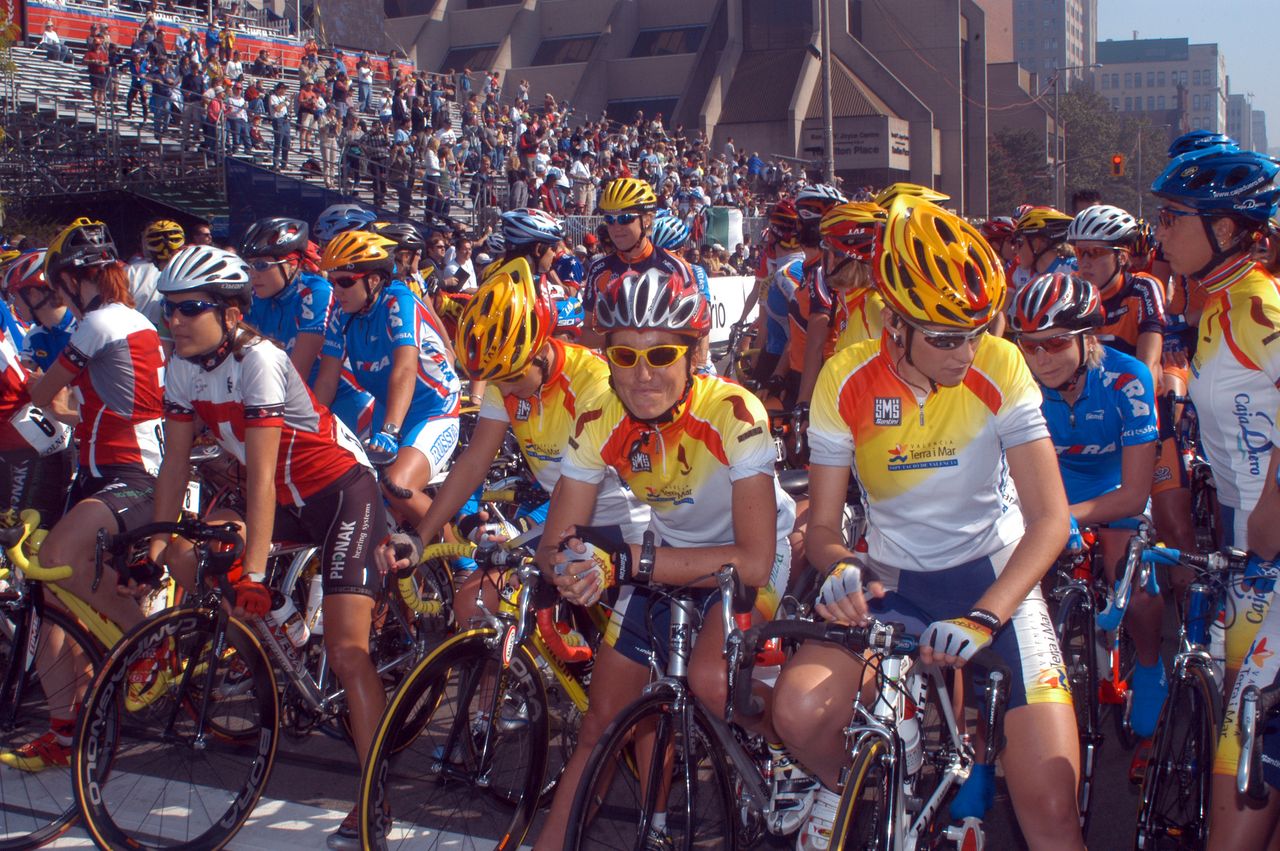 The Spanish team at the 2003 road race