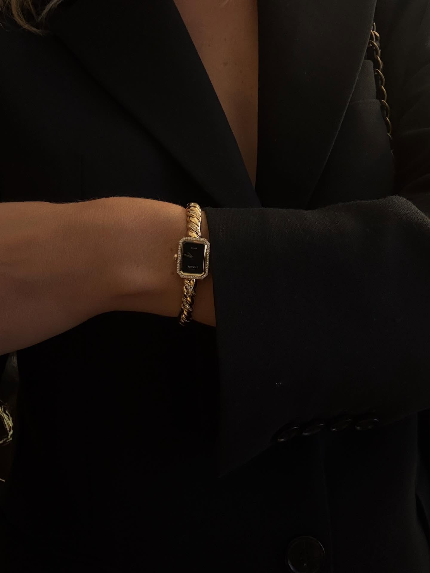 @christietyler wearing chic jewelry.