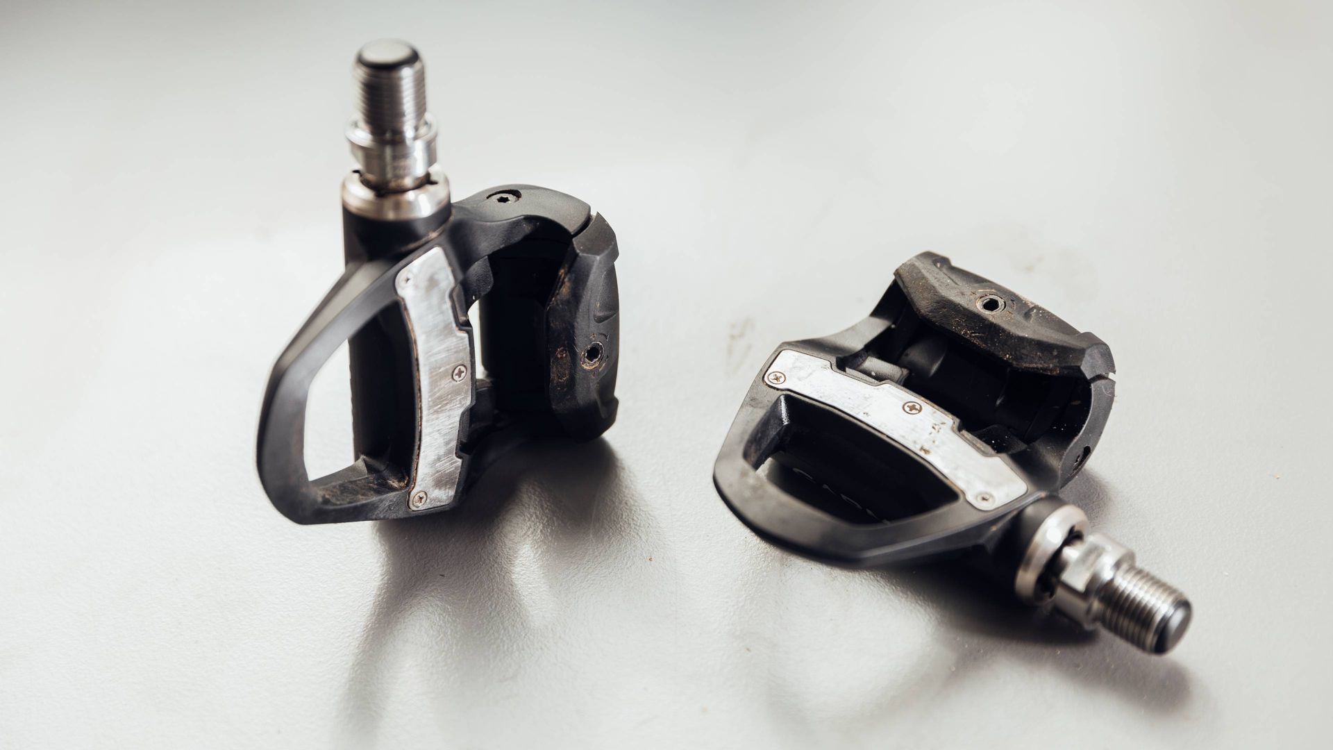 Image shows the Garmin Rally RK200 which are one of the best power meters for cycling