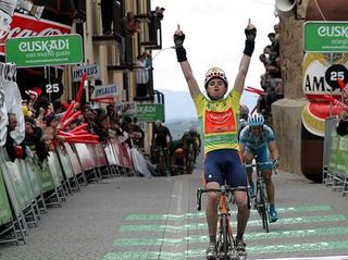 Samuel Sanchez (Euskaltel-Euskadi) wins his second stage in a row.