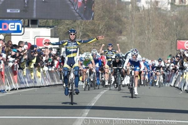 Thomas De Gendt (Vacansoleil-DCM) wins stage one of Paris-Nice.