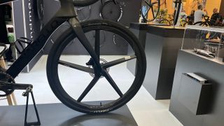 Xentis High X wheel on bike