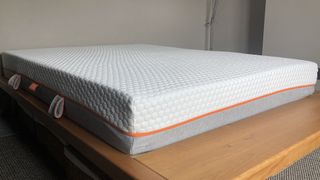 Lola Cool Hybrid mattress